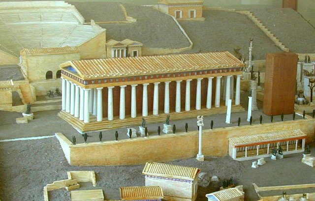Temple d'Athéna à Delphes